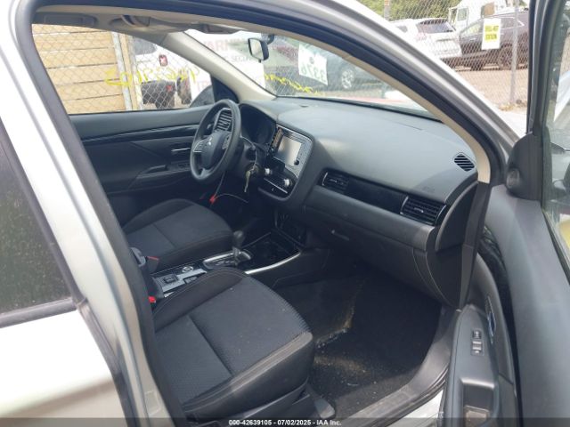 2020 MITSUBISHI OUTLANDER JA4AZ3A34LZ044615 Photo 4