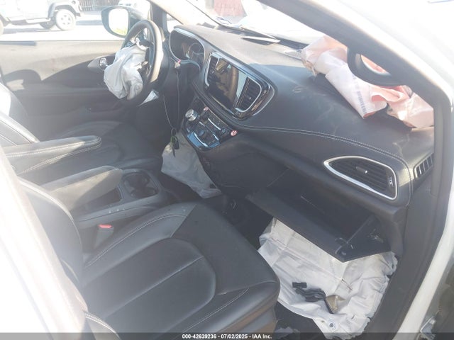 Chrysler Pacifica Hybrid S Appearance Pkg 2024 2C4RC1S71RR109245 Image 5