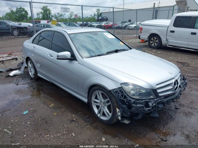 2012 MERCEDES-BENZ C 300 WDDGF8BBXCR212002