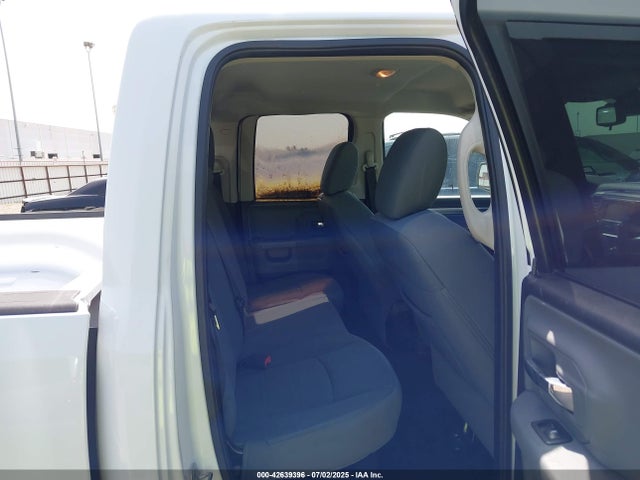 1C6RR6GT1ES128007 RAM 1500