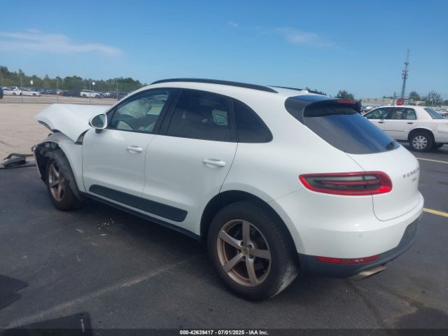 2018 PORSCHE MACAN WP1AA2A55JLB22746 Photo 2
