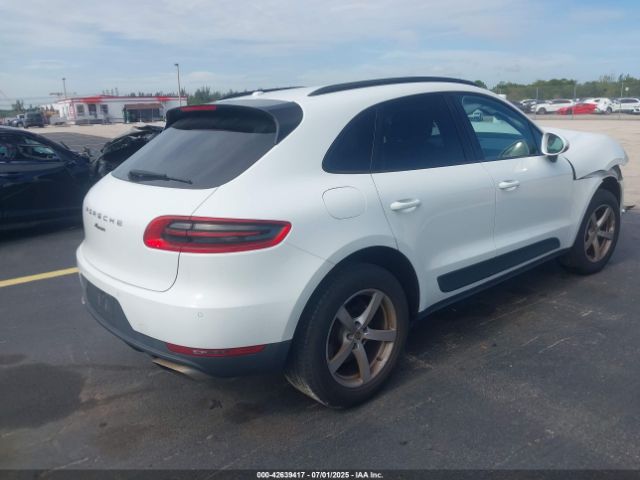 2018 PORSCHE MACAN WP1AA2A55JLB22746 Photo 3