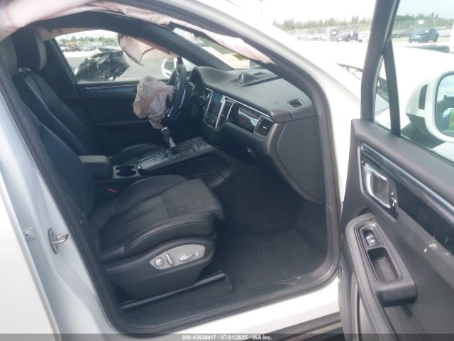 2018 PORSCHE MACAN WP1AA2A55JLB22746 Photo 4