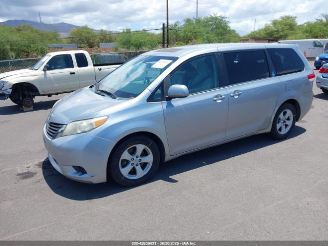 2011 TOYOTA SIENNA 5TDKK3DC0BS040975 Photo 1