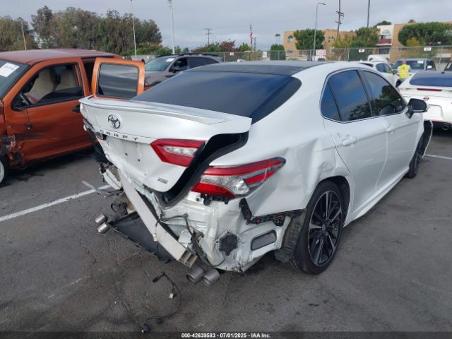 2018 TOYOTA CAMRY 4T1B61HK0JU139652 Photo 3