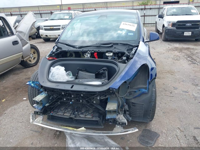 7SAYGAEE4PF757734 Tesla Model Y