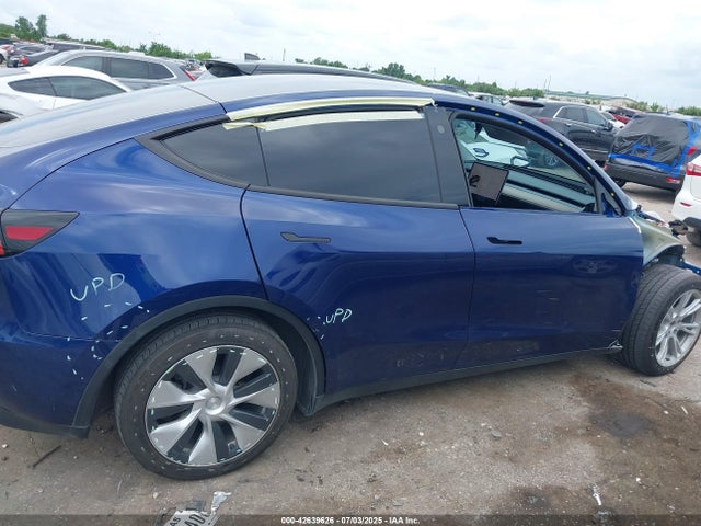 7SAYGAEE4PF757734 Tesla Model Y