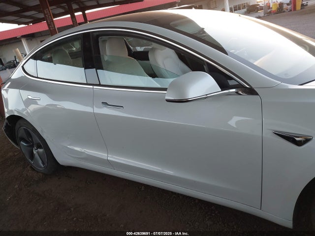 5YJ3E1EA3JF155523 Tesla 2018