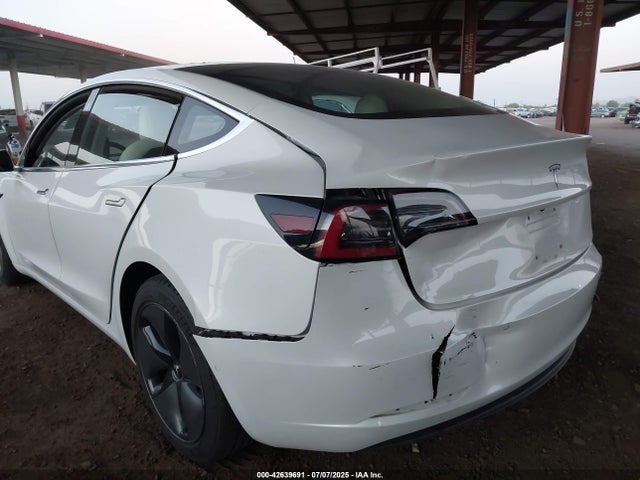 2018 TESLA MODEL 3 5YJ3E1EA3JF155523 Photo 5
