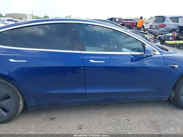 5YJ3E1EB4LF735827 Tesla MODEL 3