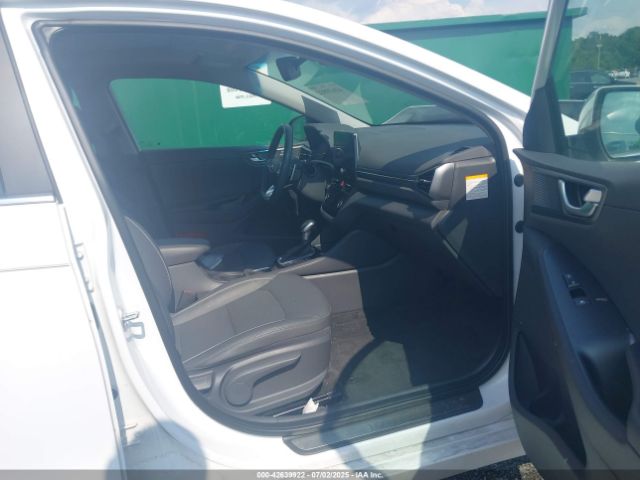 2022 HYUNDAI IONIQ HYBRID KMHC05LC4NU270697 Photo 4