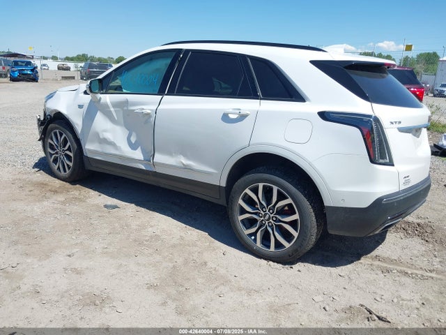 2023 CADILLAC XT5 1GYKNHRS3PZ106133 Photo 2