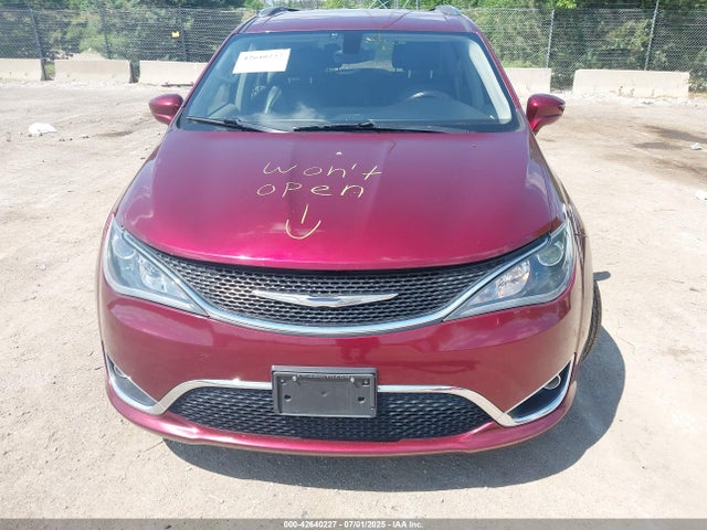 2C4RC1BG2JR119187 Chrysler 2018