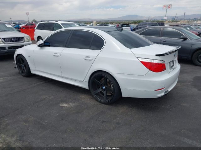 2010 BMW 528I WBANU5C51AC365296 Photo 2