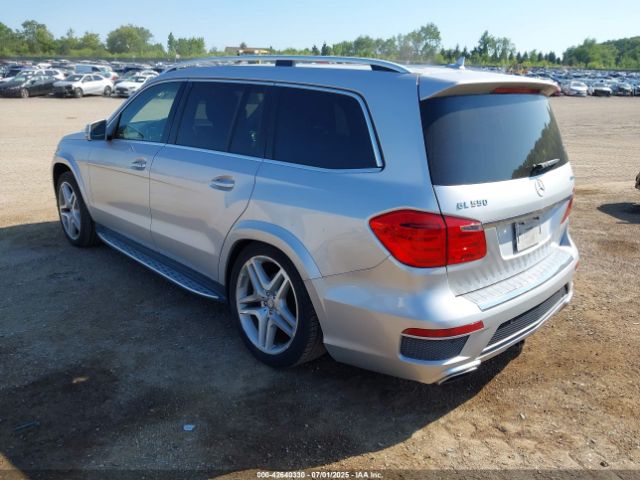 2015 MERCEDES-BENZ GL 550 4JGDF7DE5FA518831 Photo 2
