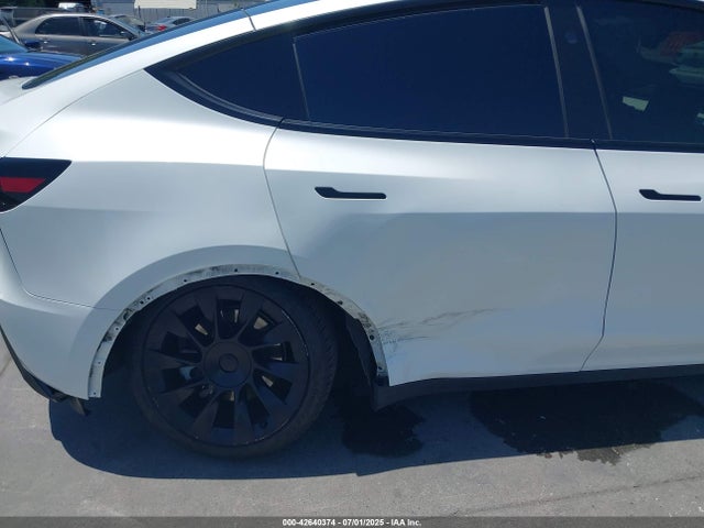 2024 TESLA MODEL Y 7SAYGAEEXRF005197 Photo 5