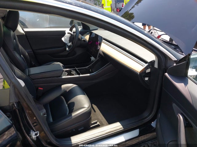 2019 TESLA MODEL 3 5YJ3E1EA7KF399760 Photo 4