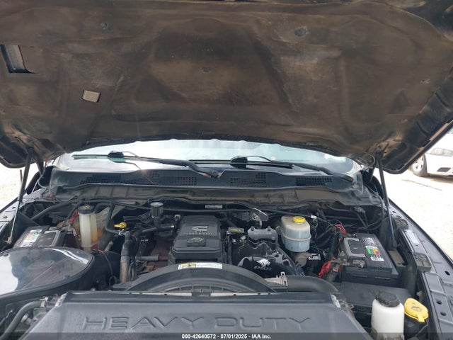 3C6UR5DL3EG296442 RAM 2500