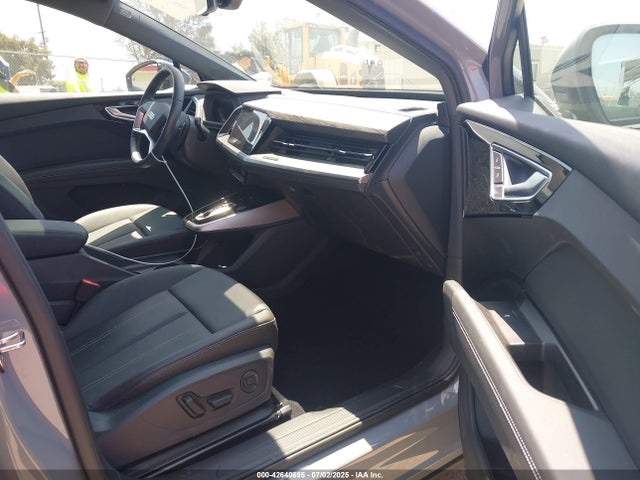 2024 AUDI Q4 E-TRON WA1LUBFZXRP042774 Photo 4