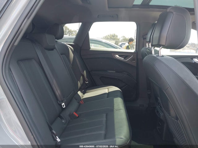 2024 AUDI Q4 E-TRON WA1LUBFZXRP042774 Photo 7