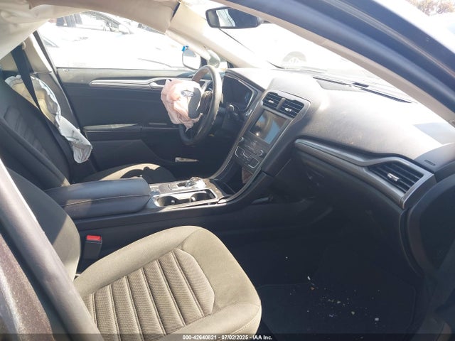 3FA6P0LUXKR174106 Ford 2019