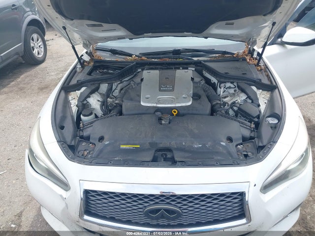 JN1BV7AR5FM390985 Infiniti 2015