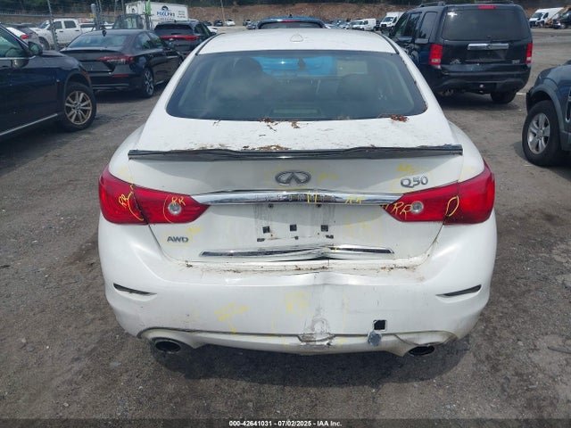 JN1BV7AR5FM390985 Infiniti 2015