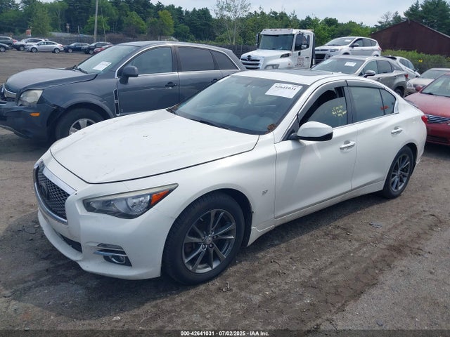JN1BV7AR5FM390985 Infiniti 2015