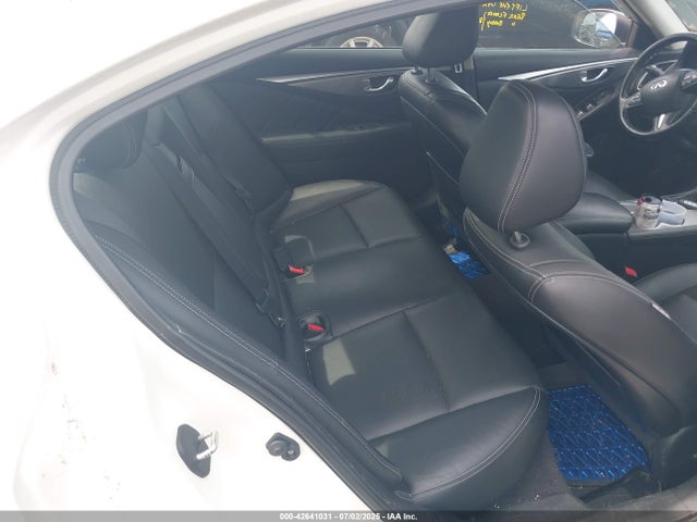 JN1BV7AR5FM390985 Infiniti 2015