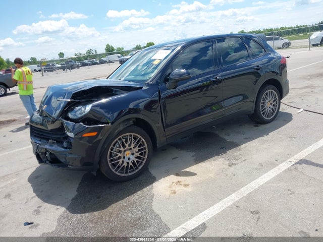 Porsche Cayenne 2016 WP1AB2A26GLA95813 Image 2