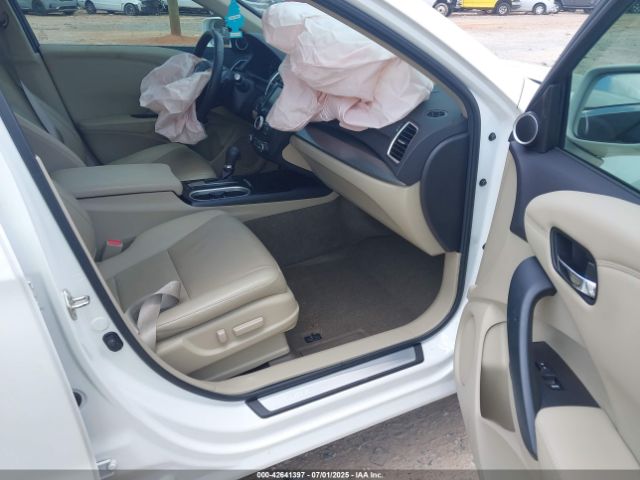 2017 ACURA RDX 5J8TB3H77HL000244 Photo 4