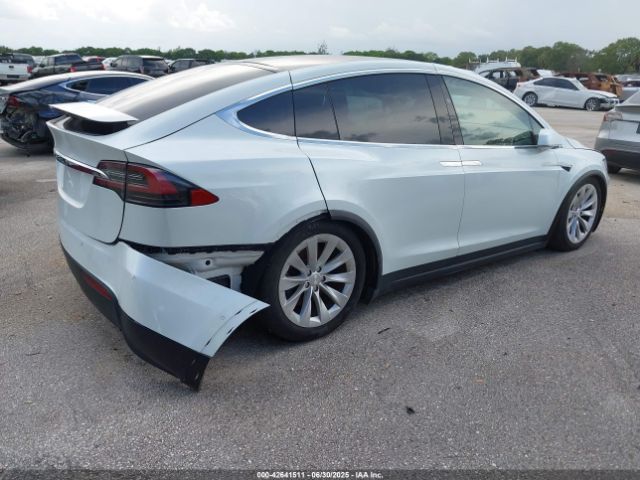 2017 TESLA MODEL X 5YJXCBE20HF070252 Photo 3