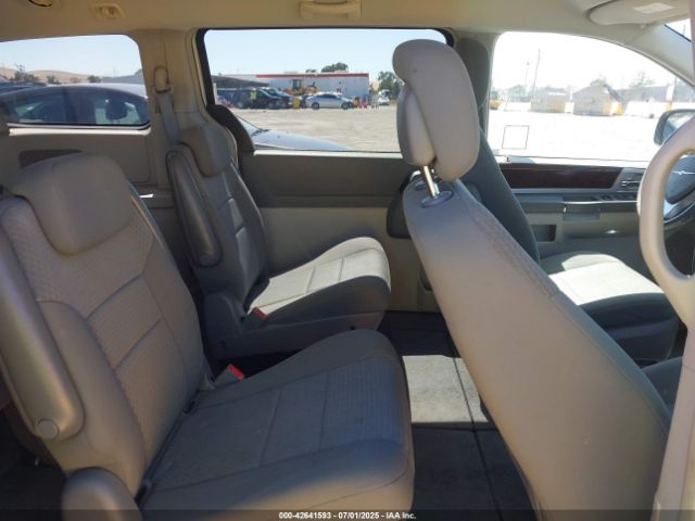 2010 CHRYSLER TOWN & COUNTRY 2A4RR5D14AR350892 Photo 7