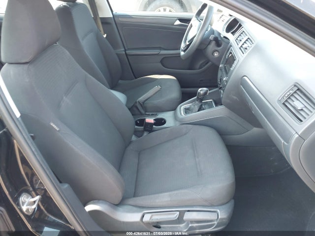3VW267AJ2GM303955 Volkswagen 2016