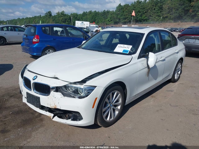 BMW 320i 2018 WBA8A3C59JA505469 Image 2