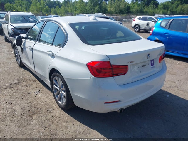 BMW 320i 2018 WBA8A3C59JA505469 Image 3