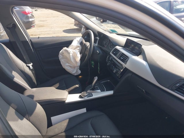 BMW 320i 2018 WBA8A3C59JA505469 Image 5