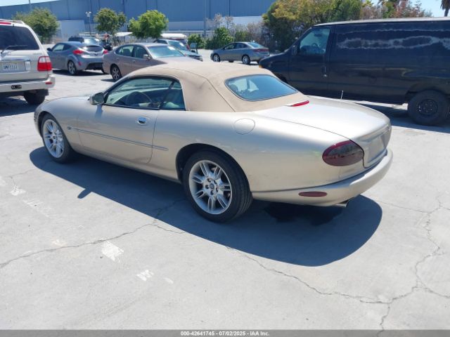 1997 JAGUAR XK8 SAJGX2747VC011759 Photo 2