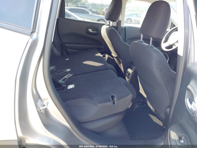 Jeep Compass 2018 3C4NJDAB4JT100231 Image 8