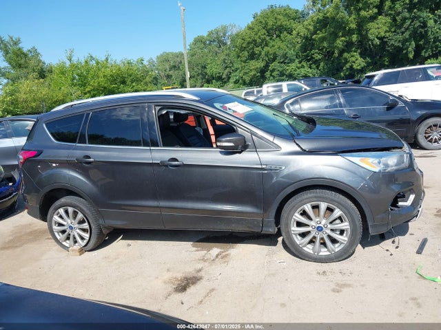 1FMCU9J90HUE08002 Ford 2017