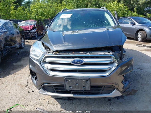 1FMCU9J90HUE08002 Ford 2017