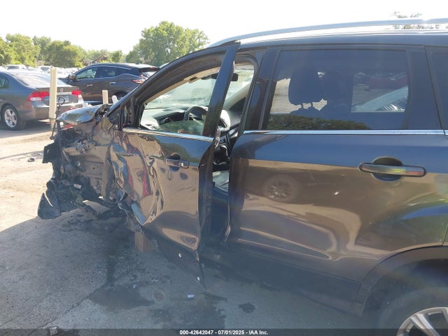 1FMCU9J90HUE08002 Ford 2017