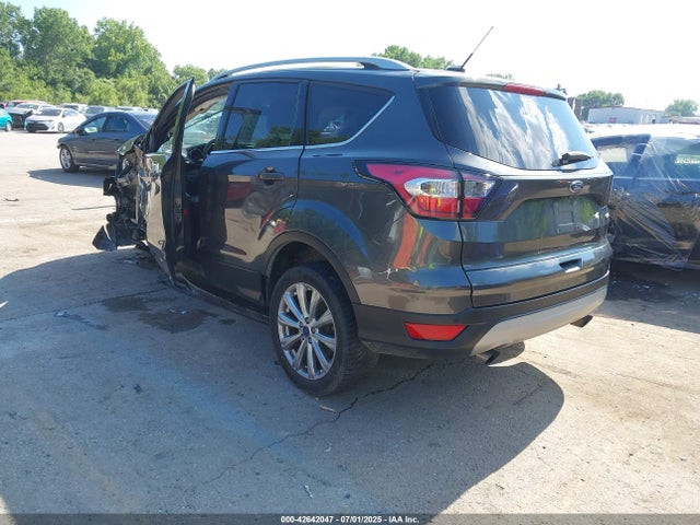 1FMCU9J90HUE08002 Ford 2017