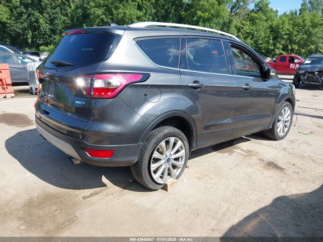 1FMCU9J90HUE08002 Ford 2017