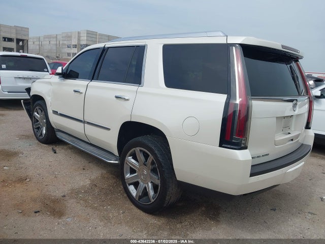 2015 CADILLAC ESCALADE 1GYS3BKJ2FR210504 Photo 2
