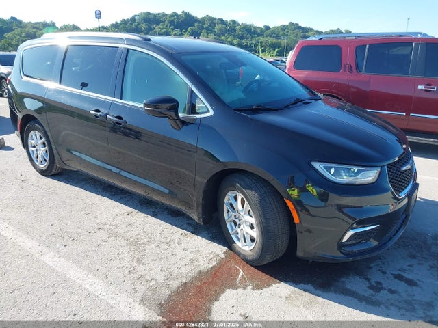 Auction sale of the 2022 Chrysler Pacifica Touring L, vin: 2C4RC1BG1NR125679, lot number: 42642321
