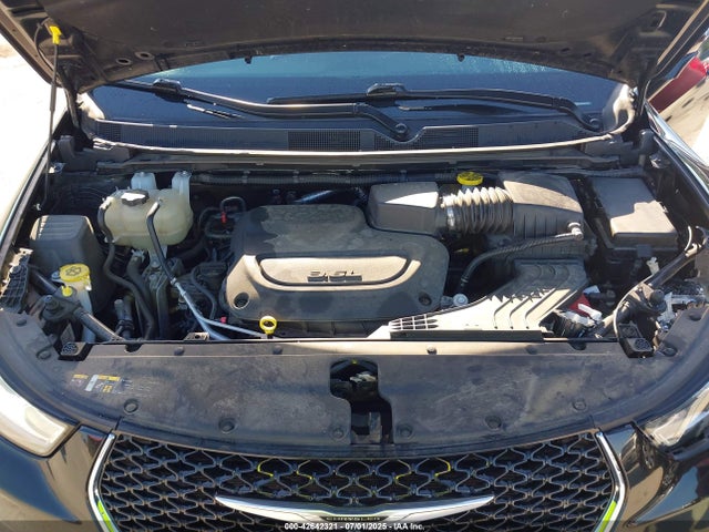Auction sale of the 2022 Chrysler Pacifica Touring L, vin: 2C4RC1BG1NR125679, lot number: 42642321