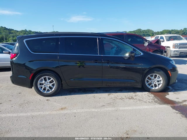 Auction sale of the 2022 Chrysler Pacifica Touring L, vin: 2C4RC1BG1NR125679, lot number: 42642321