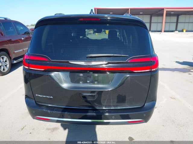 Auction sale of the 2022 Chrysler Pacifica Touring L, vin: 2C4RC1BG1NR125679, lot number: 42642321