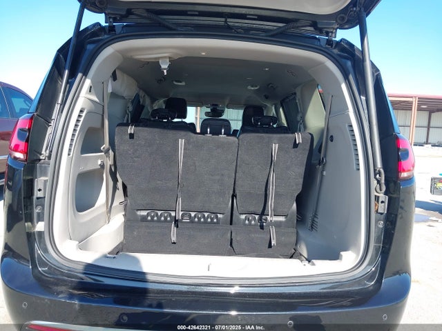 Auction sale of the 2022 Chrysler Pacifica Touring L, vin: 2C4RC1BG1NR125679, lot number: 42642321